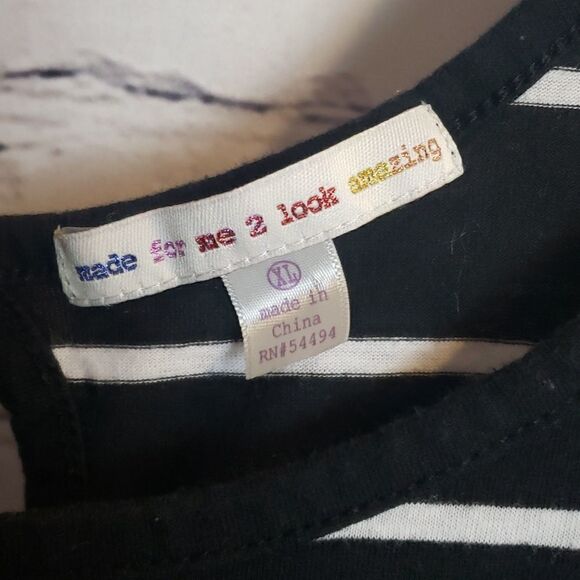 Black and White Striped top - Picture 2 of 6